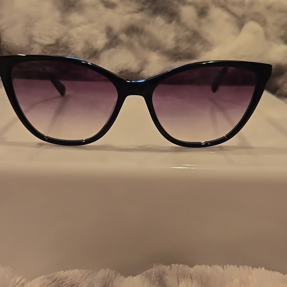 Longchamp Paris Black and Gold Cat Eye Sunglasses Brand New In Case main image 11